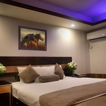 Hotel Marco Polo Lahor Kültér fotó